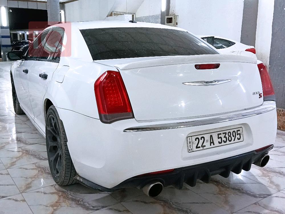 کرایسلەر 300
